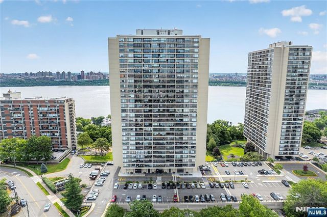 6 Horizon 602, Fort Lee, NJ 07024