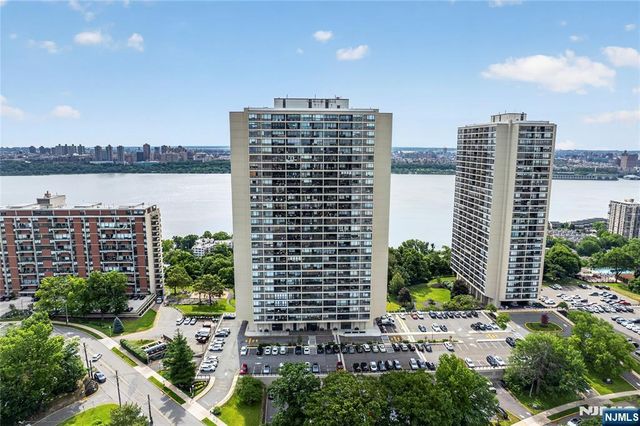 6 Horizon 602, Fort Lee, NJ 07024