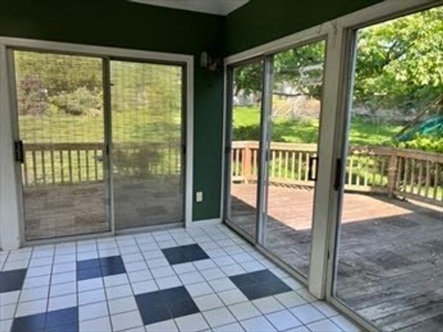 3 Hearthstone Cir, Natick, MA 01760