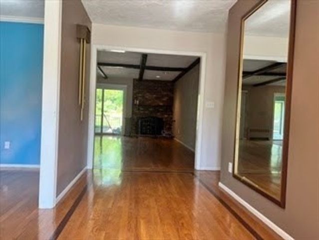 3 Hearthstone Cir, Natick, MA 01760