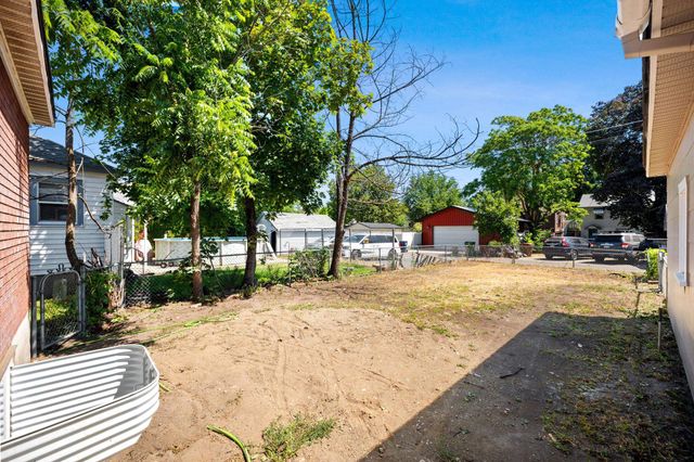 2618 N Washington St, Spokane, WA 99205