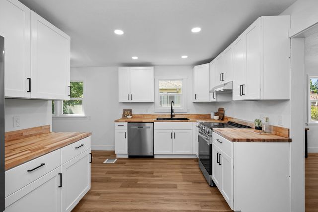 2618 N Washington St, Spokane, WA 99205