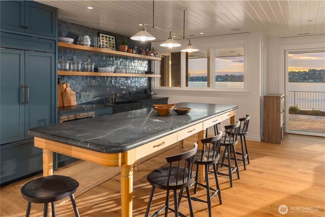 6333 77th Avenue SE, Mercer Island, WA 98040