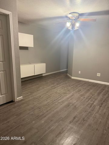 8839 W COLUMBUS Avenue, Phoenix, AZ 85037