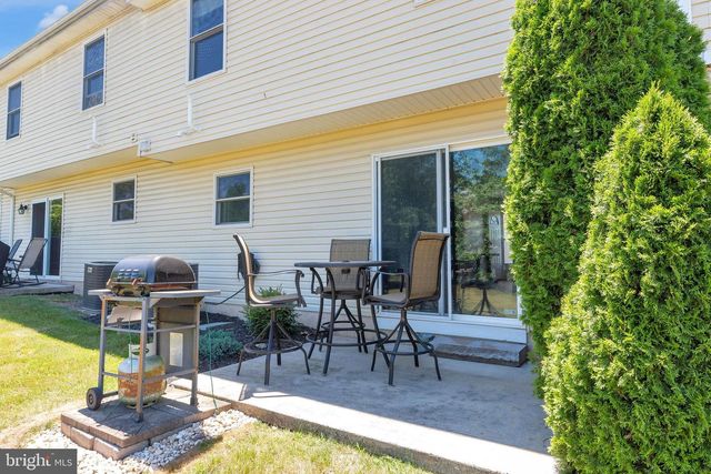 2584 DANIELS LN, Quakertown, PA 18951