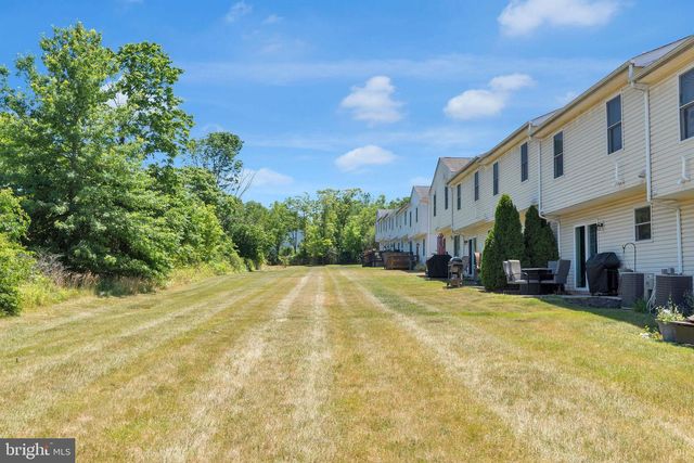 2584 DANIELS LN, Quakertown, PA 18951