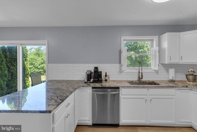 2584 DANIELS LN, Quakertown, PA 18951