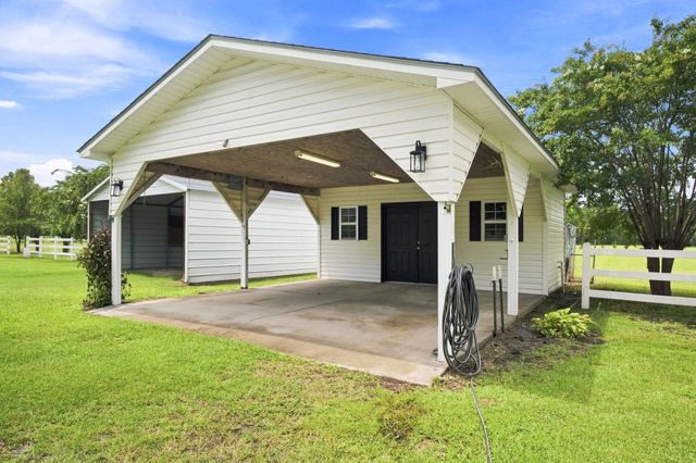 2101 Housand Loop, Nichols, SC 29581