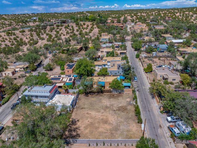 132 Bob, Santa Fe, NM 87501