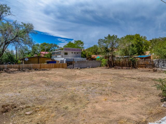 132 Bob, Santa Fe, NM 87501