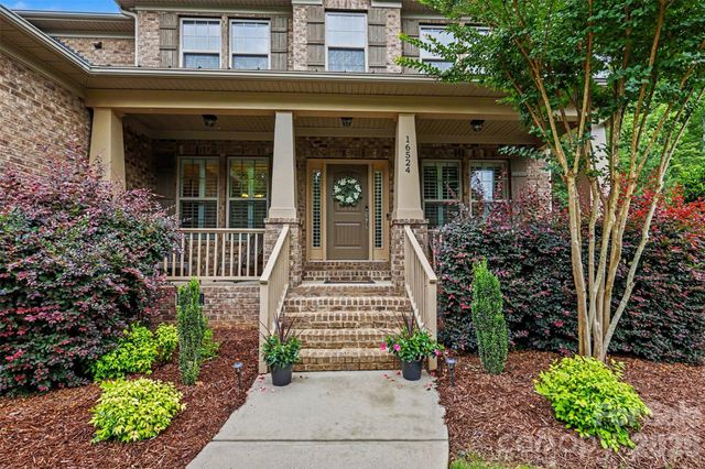 16524 Crosshaven Drive, Charlotte, NC 28278