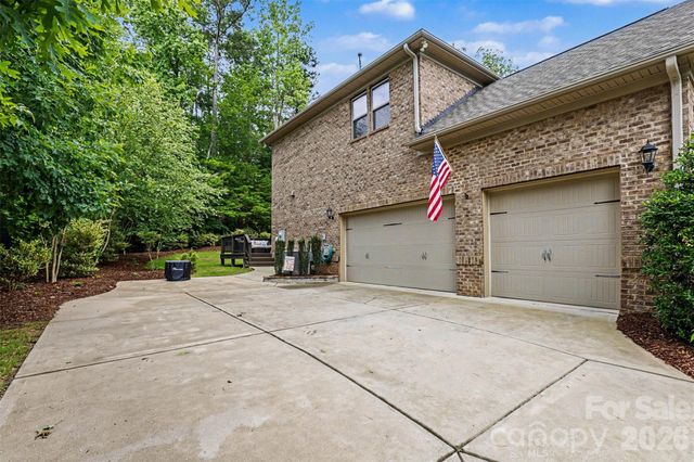 16524 Crosshaven Drive, Charlotte, NC 28278