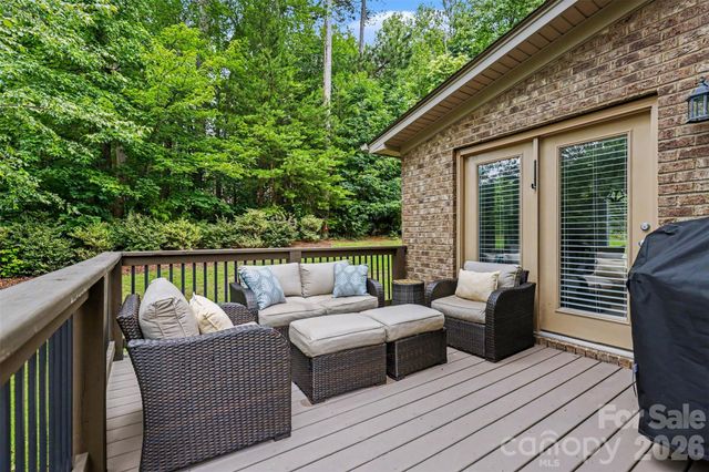 16524 Crosshaven Drive, Charlotte, NC 28278