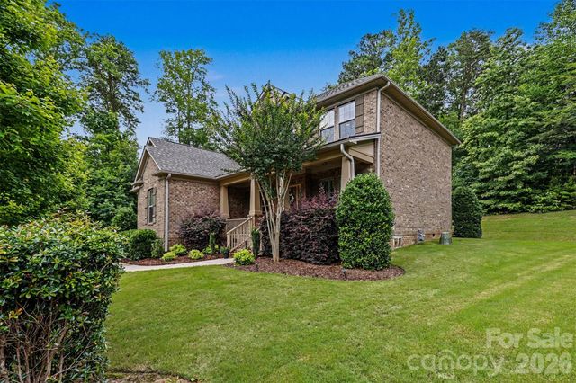 16524 Crosshaven Drive, Charlotte, NC 28278