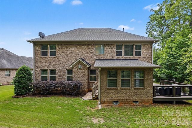 16524 Crosshaven Drive, Charlotte, NC 28278