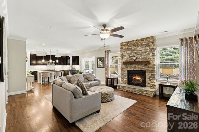 16524 Crosshaven Drive, Charlotte, NC 28278