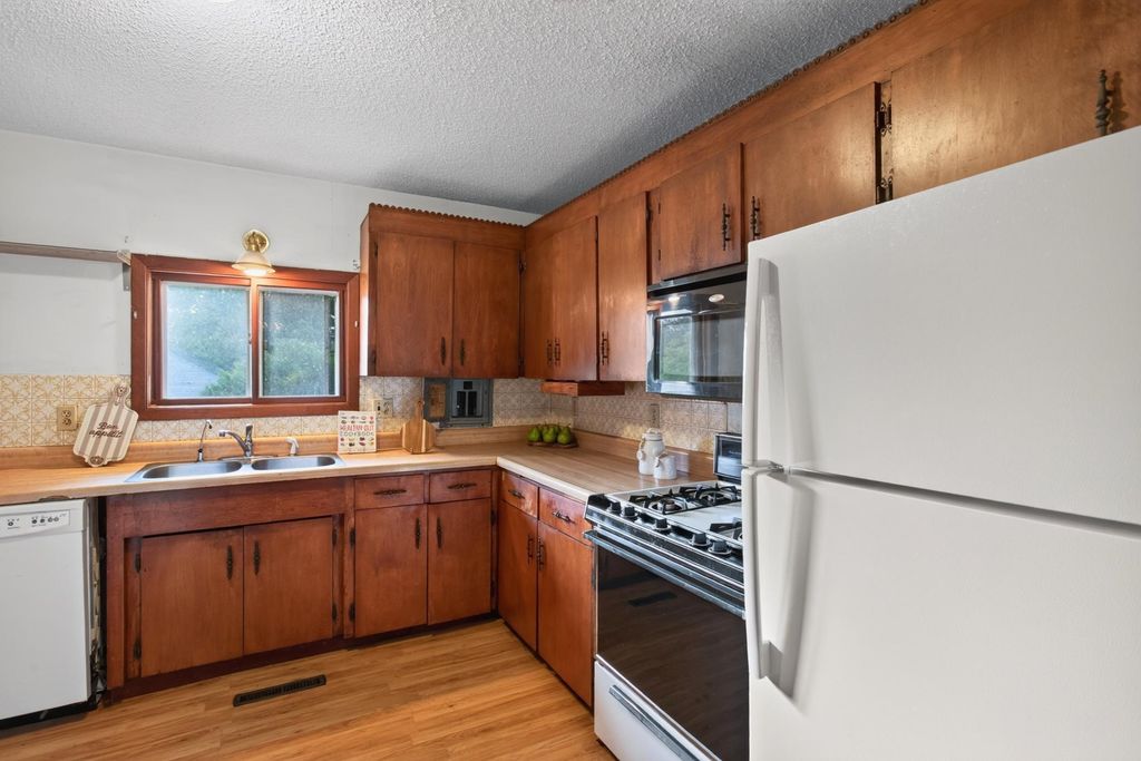 2308 Hadley Avenue N, Oakdale, MN 55128 — photo 4