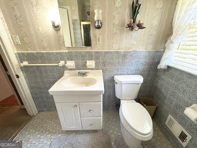 1306 Greenview Drive, Griffin, GA 30224