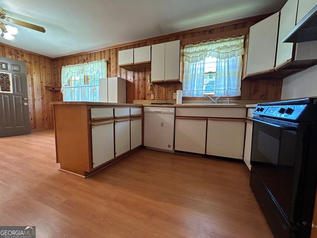 1306 Greenview Drive, Griffin, GA 30224