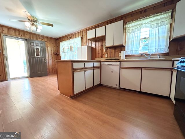 1306 Greenview Drive, Griffin, GA 30224