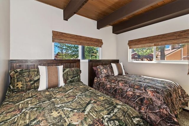 27994 W Shore, Lake Arrowhead, CA 92352