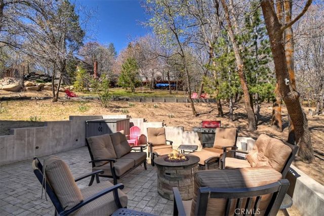 27994 W Shore, Lake Arrowhead, CA 92352
