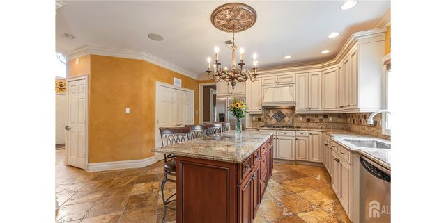 9 woodmere Road, Monroe, NJ 08831