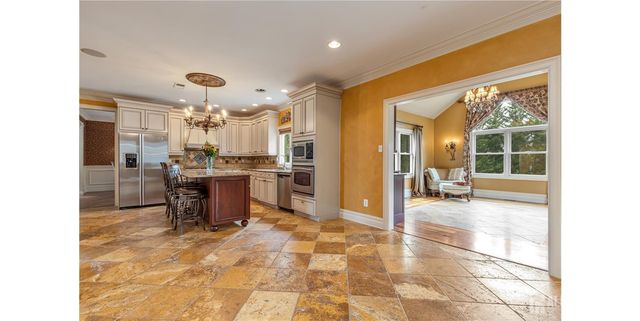 9 woodmere Road, Monroe, NJ 08831