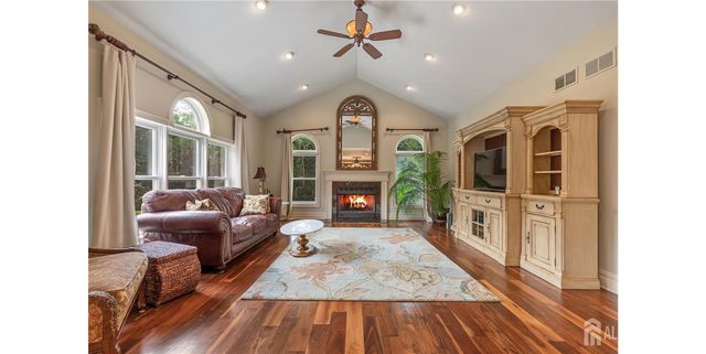 9 woodmere Road, Monroe, NJ 08831