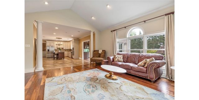 9 woodmere Road, Monroe, NJ 08831