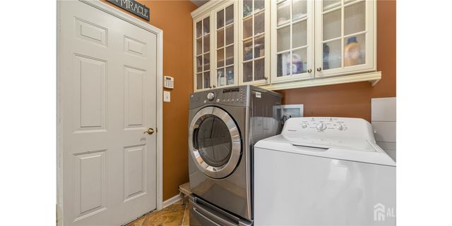 9 woodmere Road, Monroe, NJ 08831