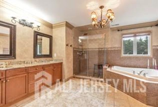 9 woodmere Road, Monroe, NJ 08831