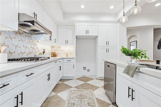 9022 S Calvin Way, Inglewood, CA 90305