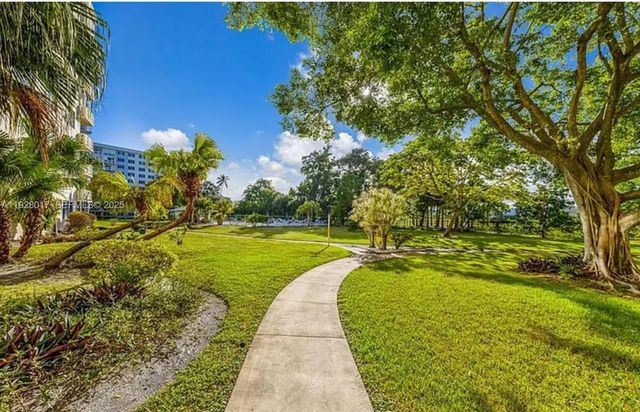 4330 Hillcrest Dr 405, Hollywood, FL 33021