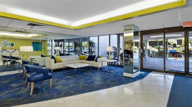 4330 Hillcrest Dr 405, Hollywood, FL 33021