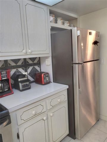 4330 Hillcrest Dr 405, Hollywood, FL 33021