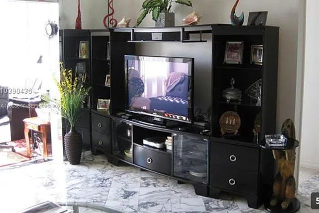 4330 Hillcrest Dr 405, Hollywood, FL 33021