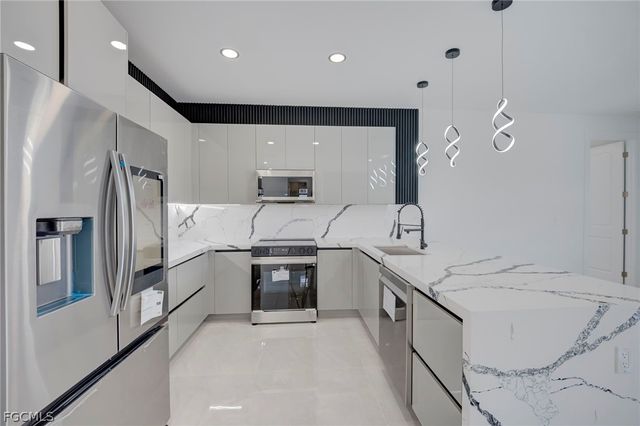 5000 Banning ST, Lehigh Acres, FL 33971