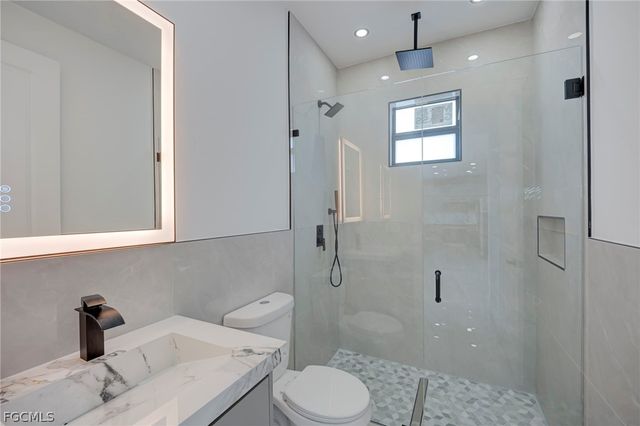 5000 Banning ST, Lehigh Acres, FL 33971