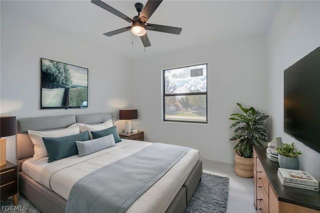 5000 Banning ST, Lehigh Acres, FL 33971