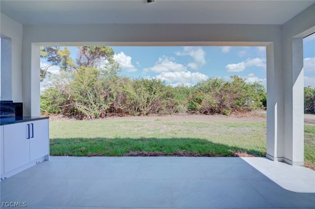 5000 Banning ST, Lehigh Acres, FL 33971