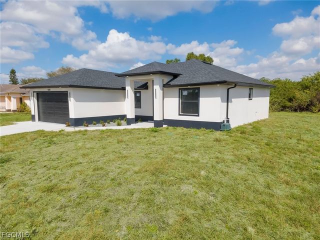 5000 Banning ST, Lehigh Acres, FL 33971