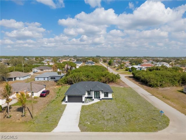 5000 Banning ST, Lehigh Acres, FL 33971