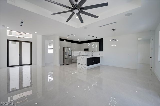 5000 Banning ST, Lehigh Acres, FL 33971