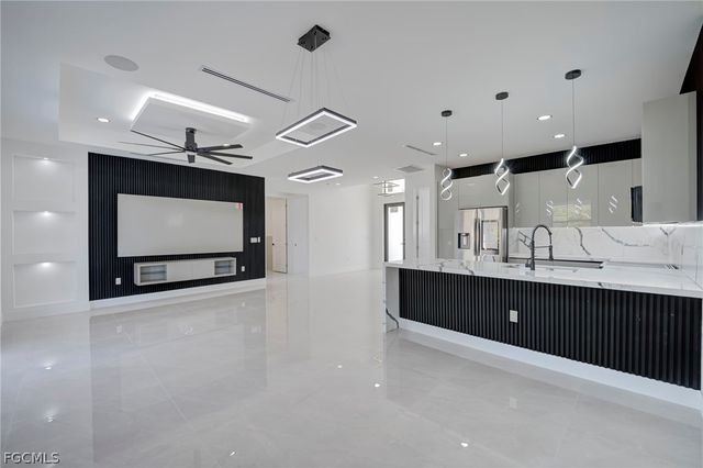 5000 Banning ST, Lehigh Acres, FL 33971