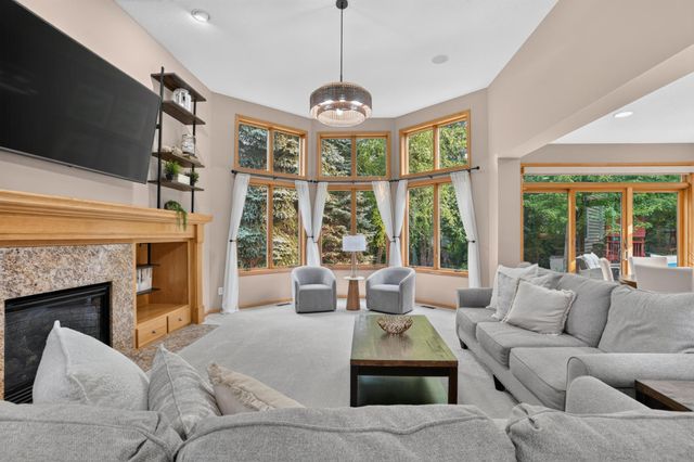 19044 Inndale Drive, Lakeville, MN 55044
