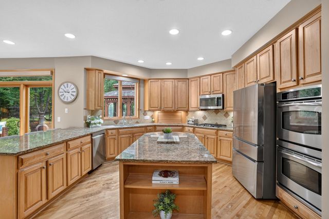 19044 Inndale Drive, Lakeville, MN 55044