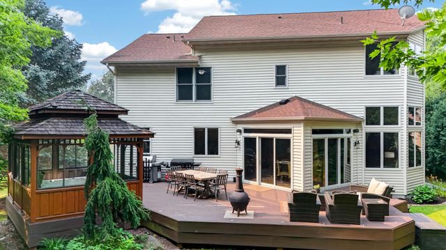 19044 Inndale Drive, Lakeville, MN 55044