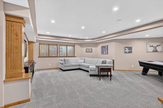 19044 Inndale Drive, Lakeville, MN 55044