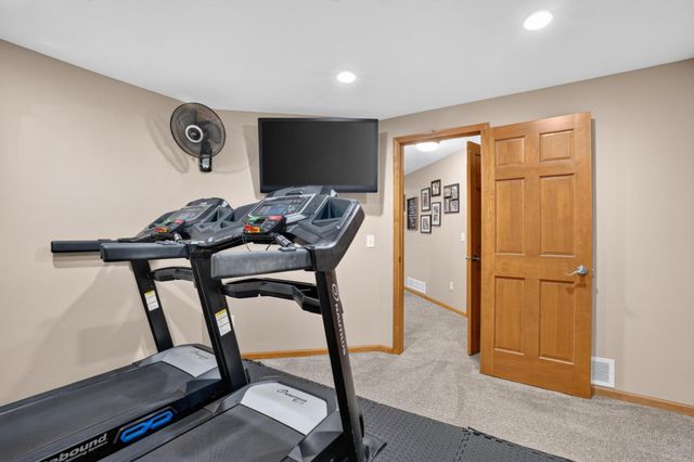 19044 Inndale Drive, Lakeville, MN 55044